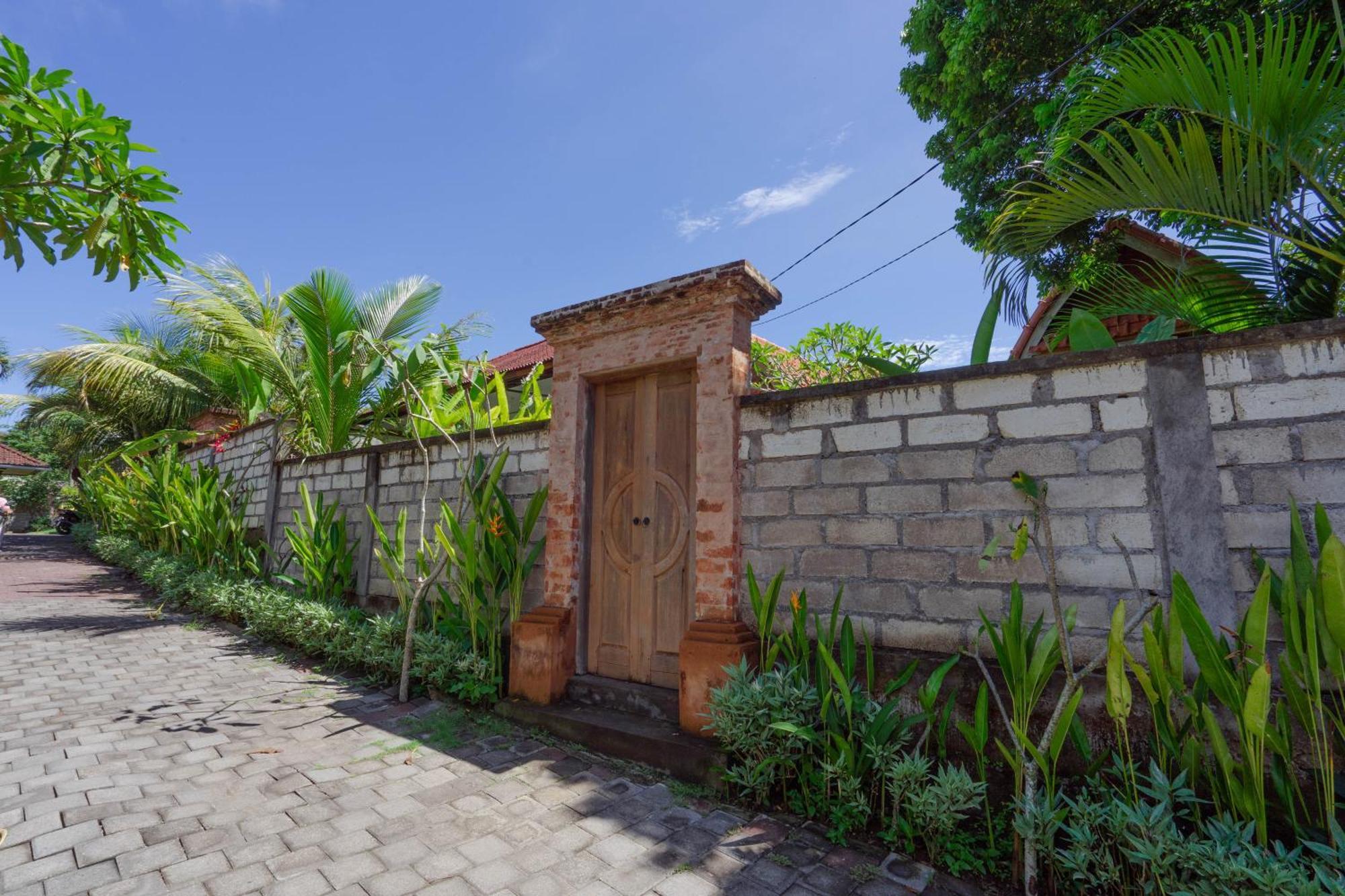 Brisk Homestay Uluwatu Redpartner Exterior foto